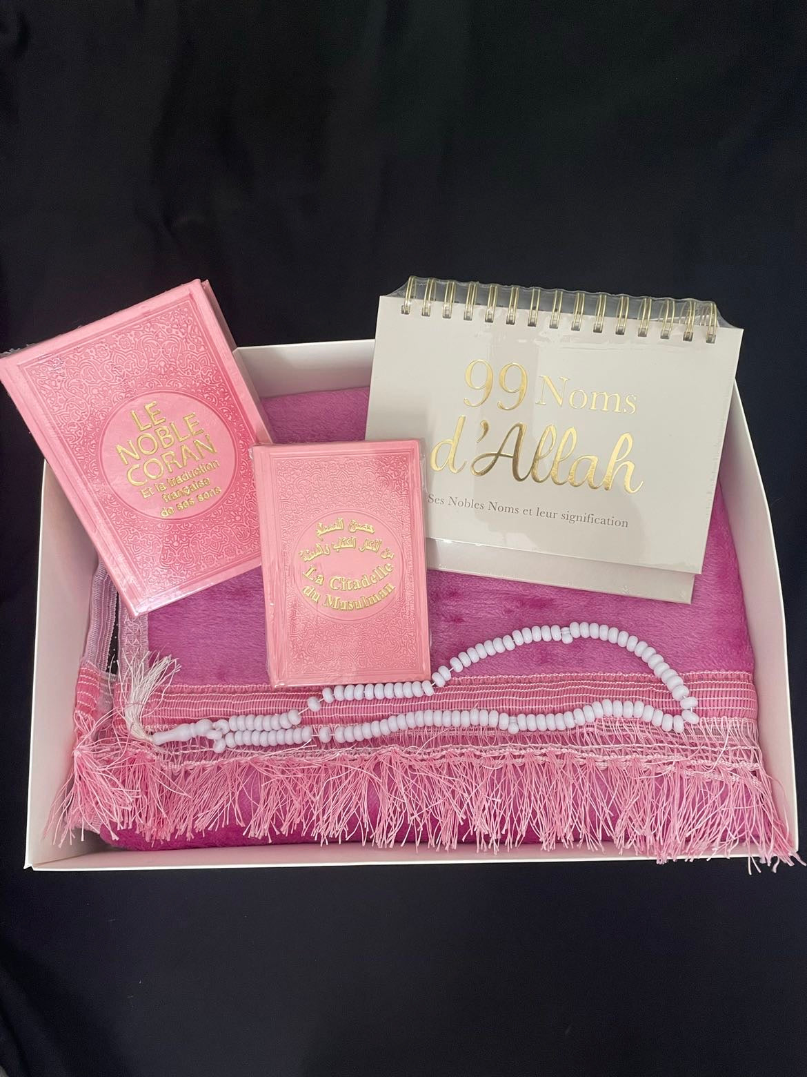 💗 Coffret Islamique Rose Premium – Coran, Citadelle, 99 Noms d’Allah & Tapis
