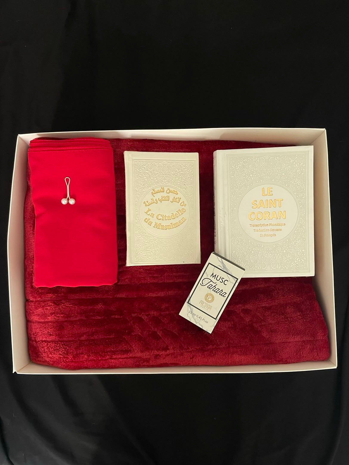 ❤️ Coffret Islamique Rouge Prestige – Coran, Citadelle, Musc Tahara & Voile de Prière